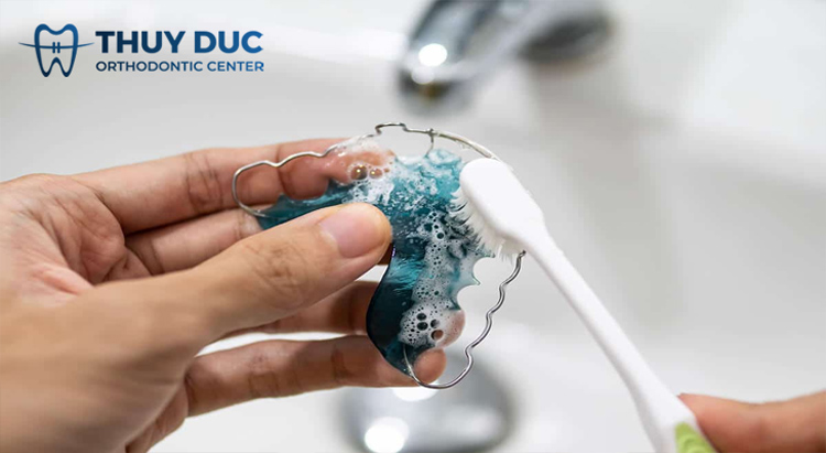 Vệ sinh hàm duy trì tháo lắp 1