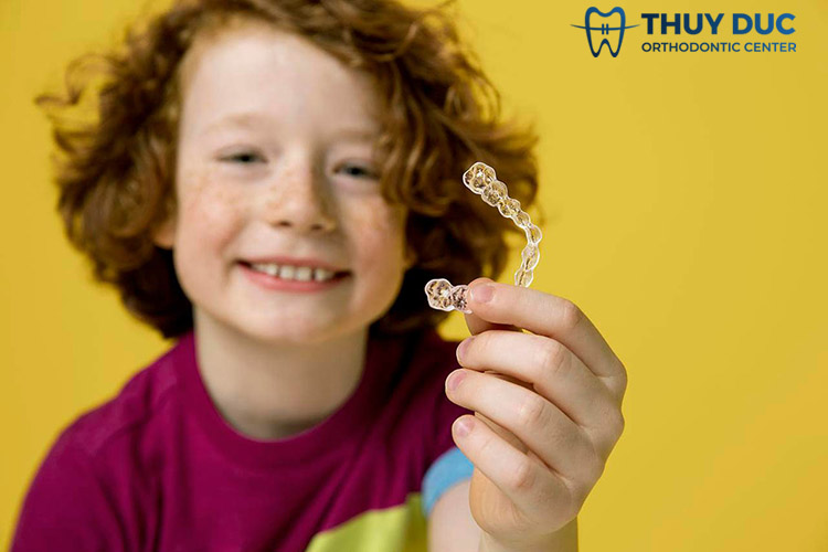 Niềng răng trẻ em bằng khay trong suốt Invisalign First 1 Niềng răng trẻ em bằng khay trong suốt Invisalign First 1
