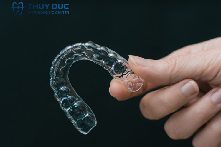 Niềng răng trong suốt Invisalign 1