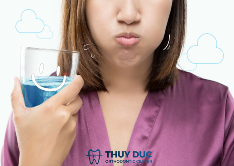 Dùng nước súc miệng 2 lần/ngày 1 Dùng nước súc miệng 2 lần/ngày 1