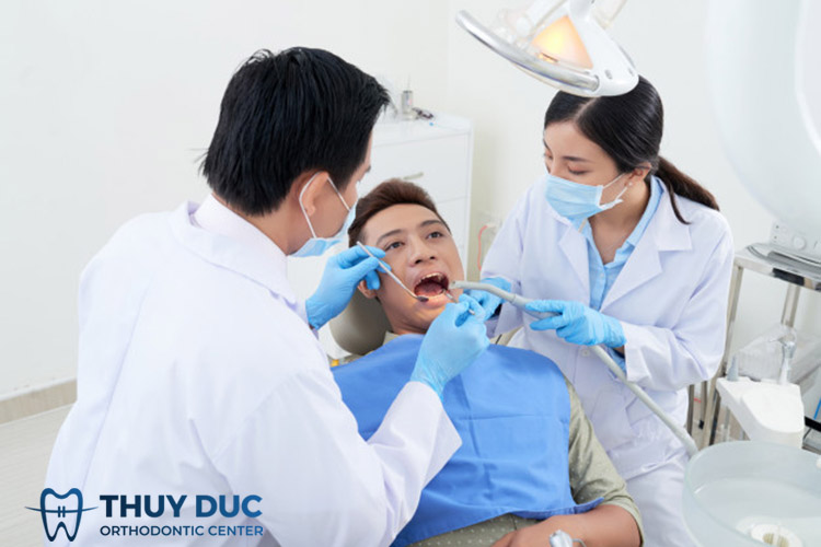 Quy trình niềng răng trong suốt trải qua những giai đoạn nào? 1