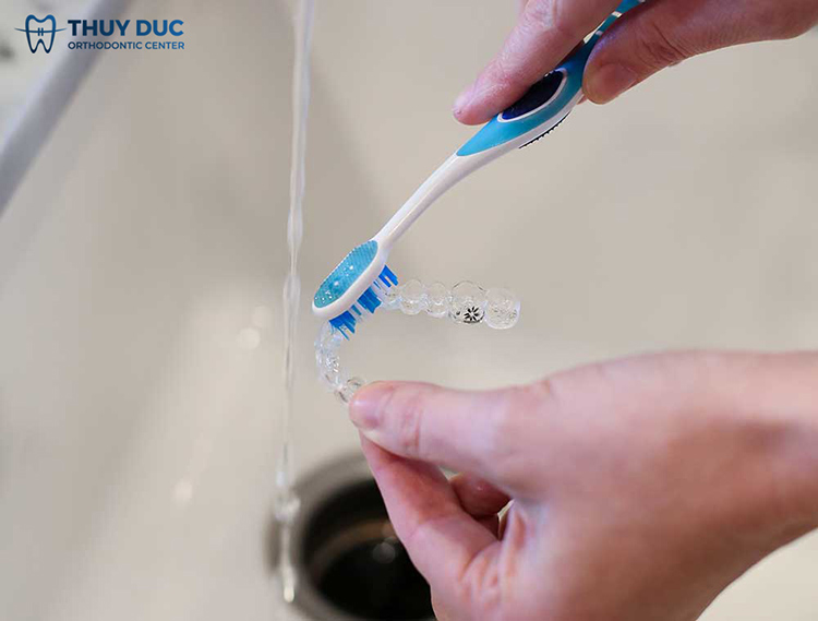 Cách bảo quản và chăm sóc khay niềng Invisalign 1 Cách bảo quản và chăm sóc khay niềng Invisalign 1