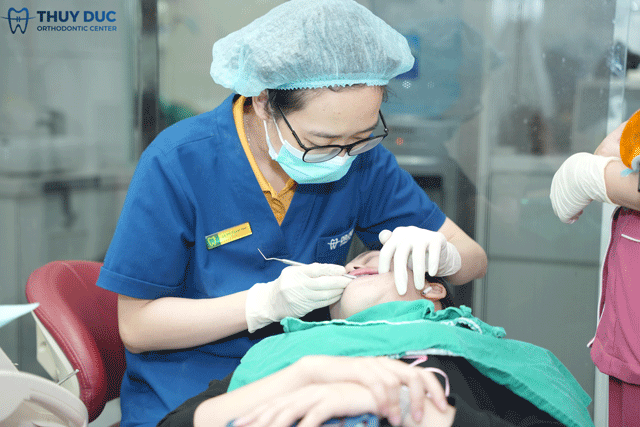 Nuốt phải mắc cài niềng răng có sao không? 1