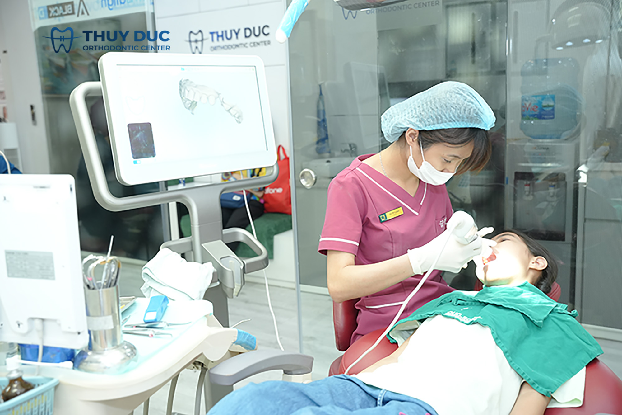 Lấy dấu răng bằng thiết bị công nghệ 1 Lấy dấu răng bằng thiết bị công nghệ 1