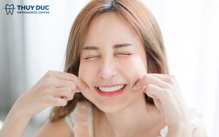 Cách chụp ảnh đẹp cho người răng hô 1 Cách chụp ảnh đẹp cho người răng hô 1