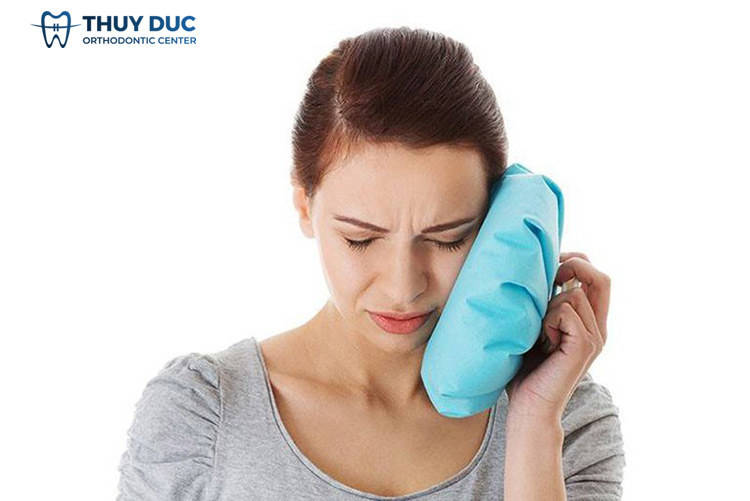 Chườm đá lạnh 1