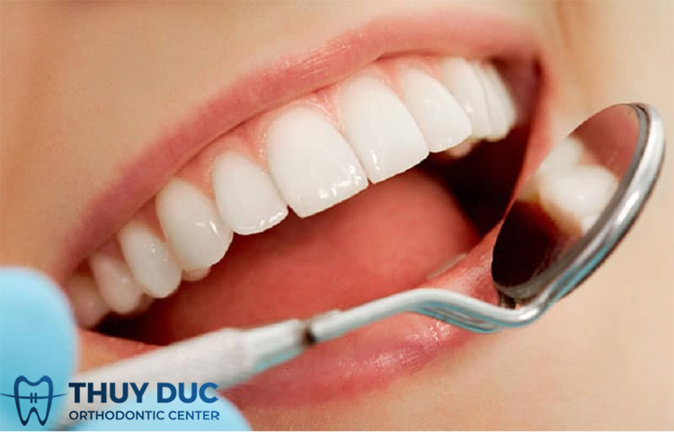 Thử sườn và gắn sứ cố định 1 Thử sườn và gắn sứ cố định 1