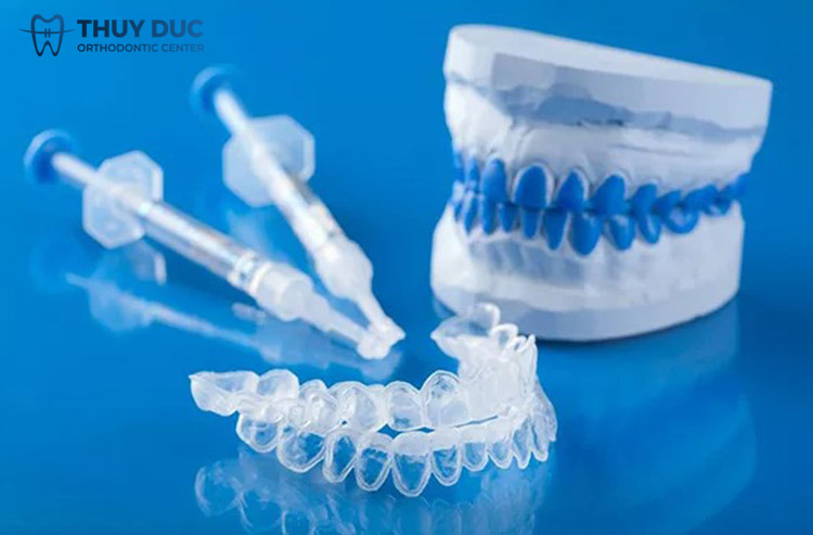 Tẩy trắng răng bằng máng tại nhà 1