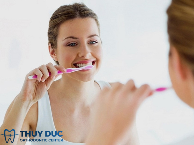 Cách đánh răng bằng muối 1 Cách đánh răng bằng muối 1