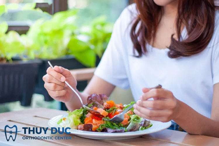 Sau khi trám răng bao lâu thì ăn được? 1 Sau khi trám răng bao lâu thì ăn được? 1