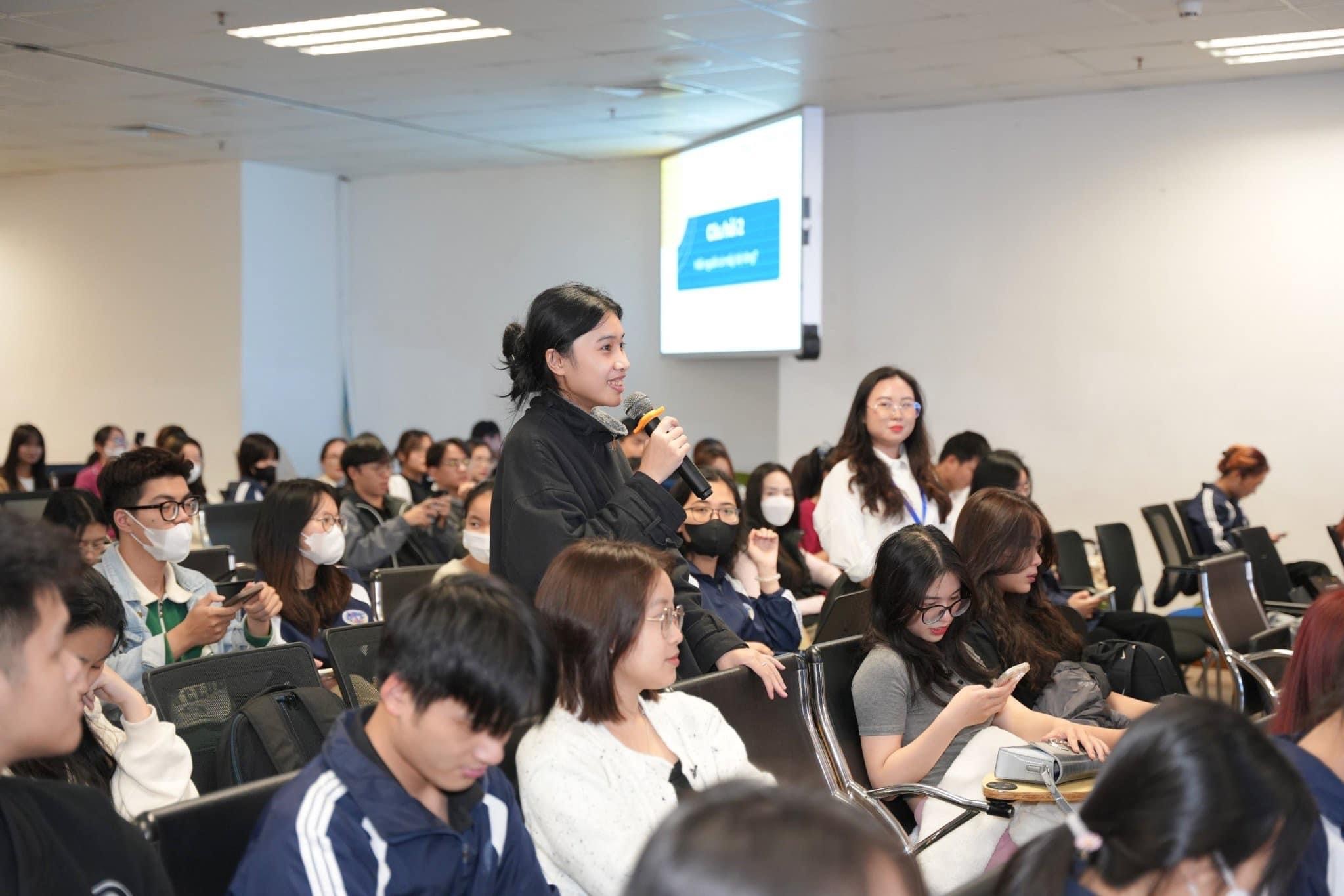 Talkshow “Unlock Your Confidence” Tại Trường Đại Học Kinh Tế Quốc Dân 2