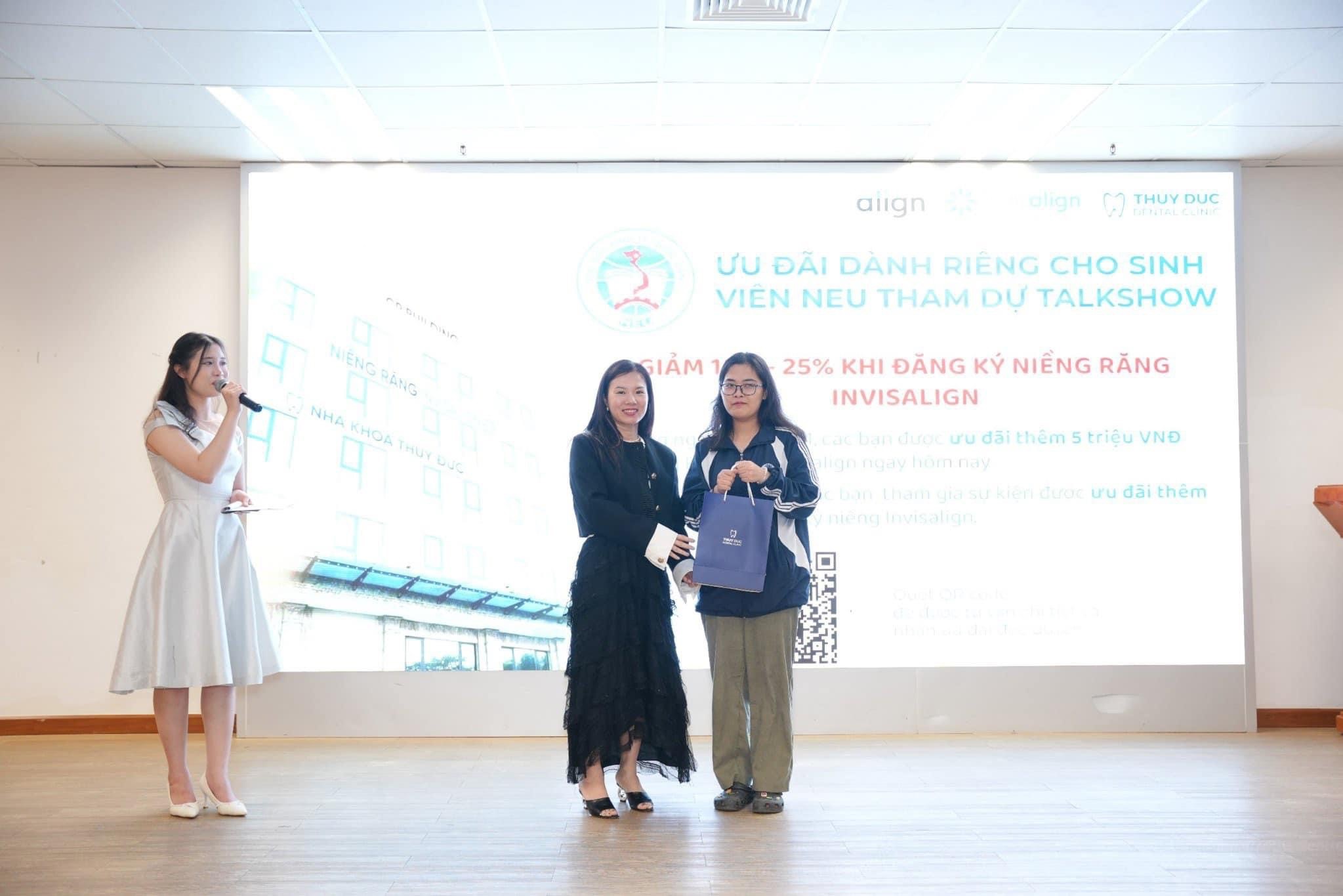 Talkshow “Unlock Your Confidence” Tại Trường Đại Học Kinh Tế Quốc Dân 6